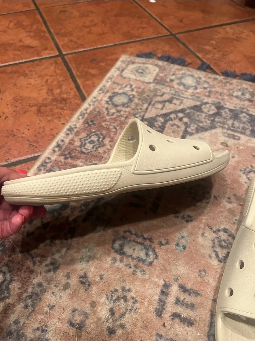 CROCS light nude